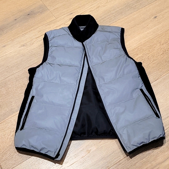 GAP fit boys metallic vest - Picture 2 of 3